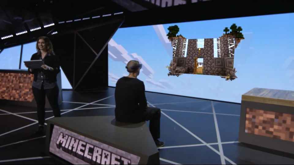 Minecraft on Hololens - the best bit from the Xbox E3 event