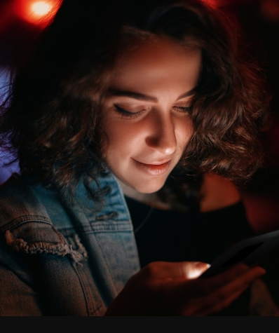 How to Reduce Eye Strain While Using Your Smartphone